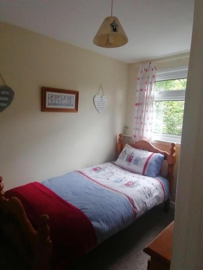 Le Chalet - 2 Bedroom Chalet House Sleeps 3 彭布罗克 外观 照片